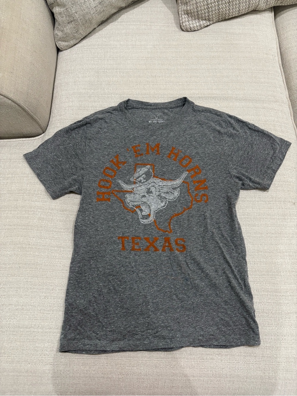 Hook 'Em Horns Texas Graphic Tee - Gray with Burnt Orange Print